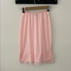 Hollywood Vassarette skirt slip